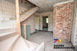 Dwa domy z ziemią rolną w Broniszowie